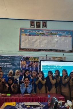Tingkatkan Literasi Lingkungan, Tim PkM Dosen dan Mahasiswa Universitas Tridinanti Gelar Pertunjukan Dongeng Kreatif di SDN 128 Palembang