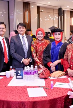 Institusi Pendidikan di Paris Anugerahkan Profesor Kehormatan Bidang Ekonomi kepada Dr. Irzanita